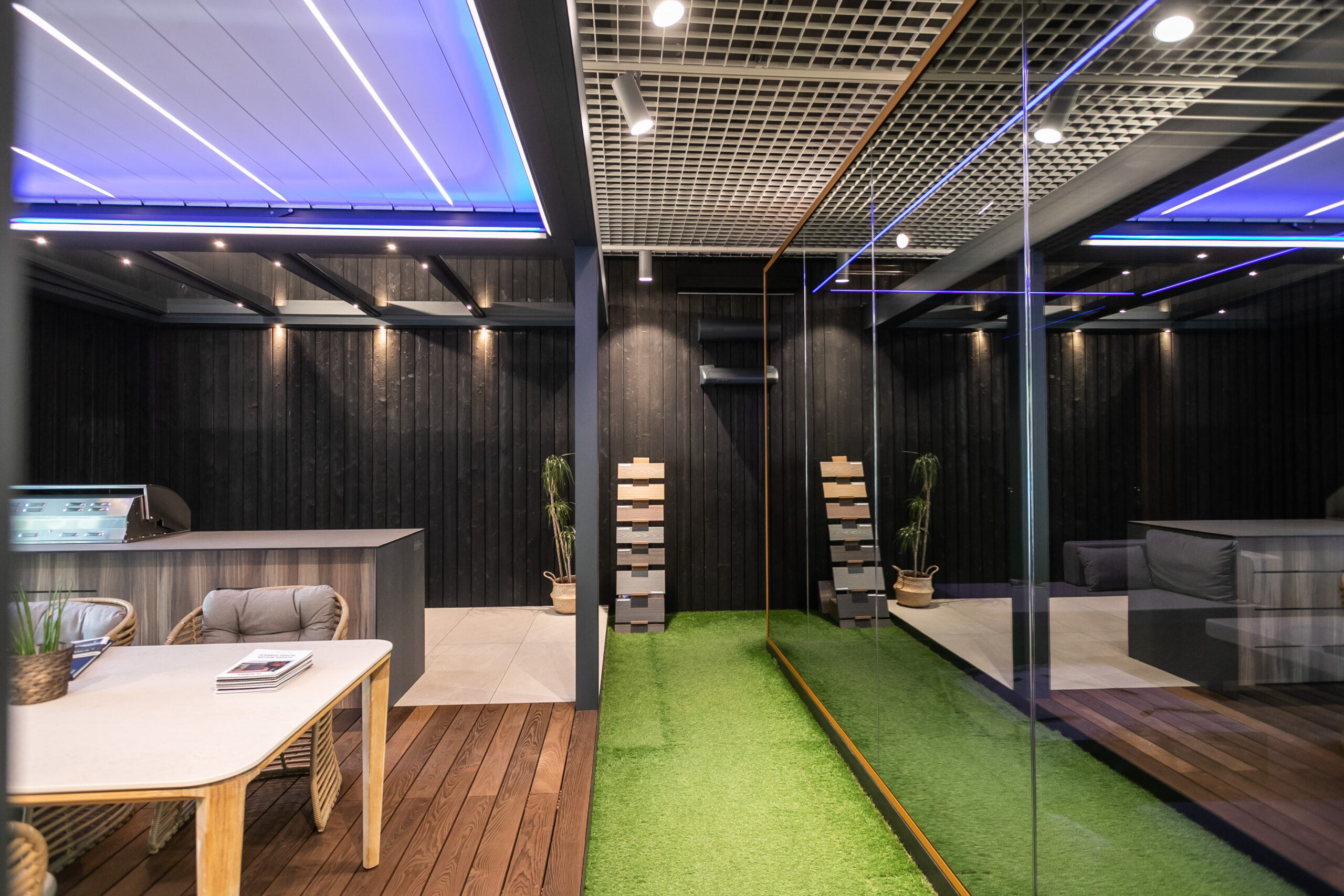 pergola bali 2 z ekspozycji z rozsuwanymi lamelami